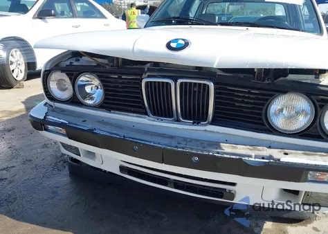 1990 BMW 325 I Automatic z USA, uszkodzony, nr VIN WBAAD2315LED28367